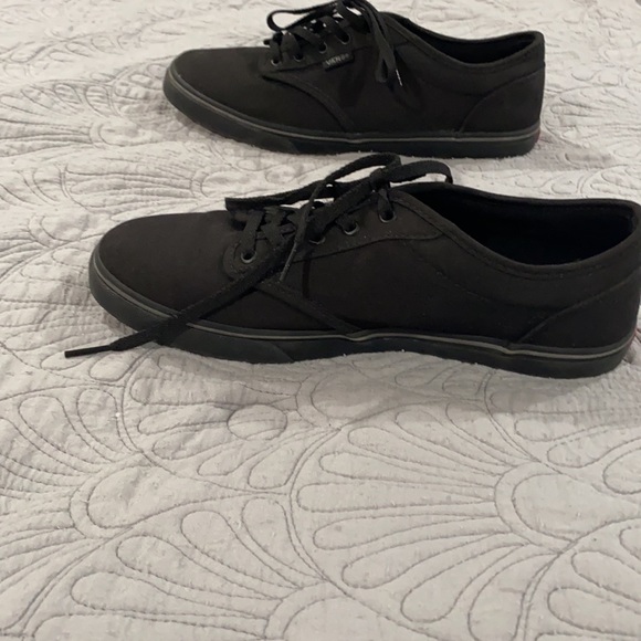 Like new 8.5 vans. Wore only once! - Picture 4 of 6